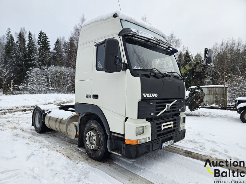 Volvo FH12 - وحدة جر: صورة 2 Volvo FH12 - وحدة جر: صورة 2