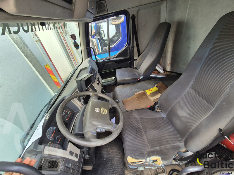 Volvo FL240 - شاحنة مقفلة: صورة 5 Volvo FL240 - شاحنة مقفلة: صورة 5