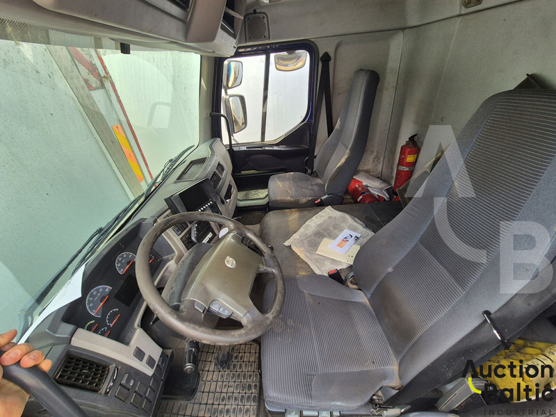 Volvo FL240 - شاحنة مقفلة: صورة 5 Volvo FL240 - شاحنة مقفلة: صورة 5