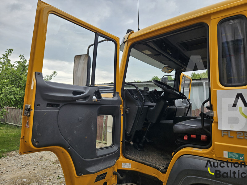 Volvo FL6 250 - شاحنات مسطحة, شاحنة كرين: صورة 5 Volvo FL6 250 - شاحنات مسطحة, شاحنة كرين: صورة 5