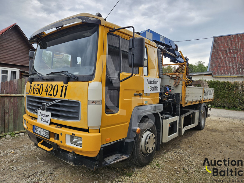 Volvo FL6 250 - شاحنات مسطحة, شاحنة كرين: صورة 1 Volvo FL6 250 - شاحنات مسطحة, شاحنة كرين: صورة 1