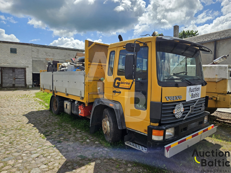 Volvo FL612 - شاحنات مسطحة: صورة 2 Volvo FL612 - شاحنات مسطحة: صورة 2