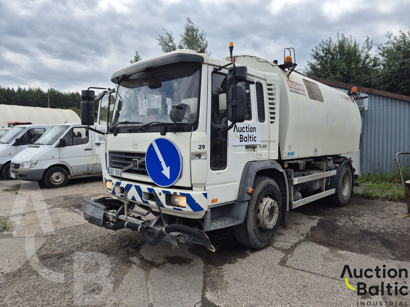 Volvo FL618 - سياره كنس شوارع: صورة 2 Volvo FL618 - سياره كنس شوارع: صورة 2
