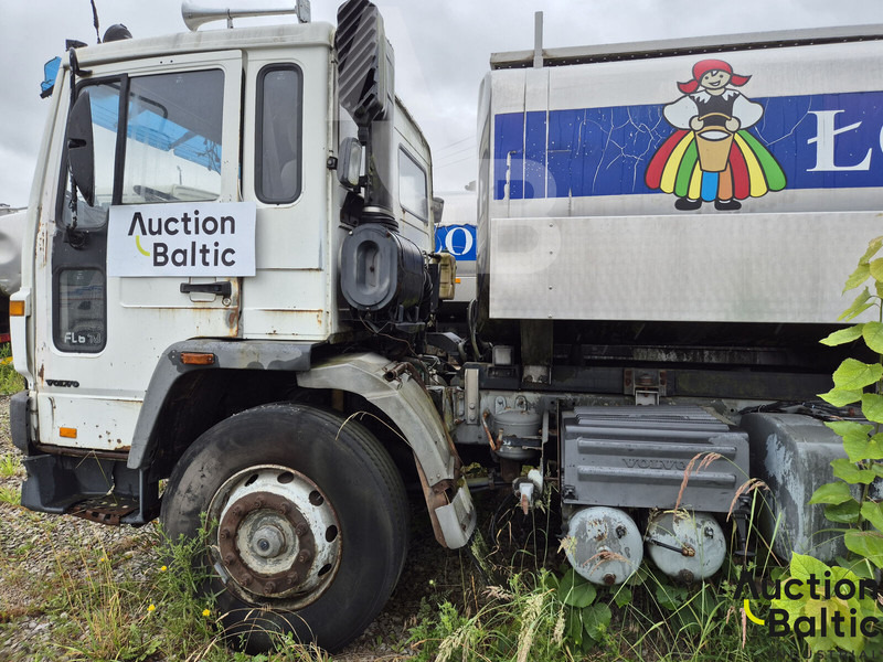 Volvo FL6 - شاحنة صهريج: صورة 3 Volvo FL6 - شاحنة صهريج: صورة 3