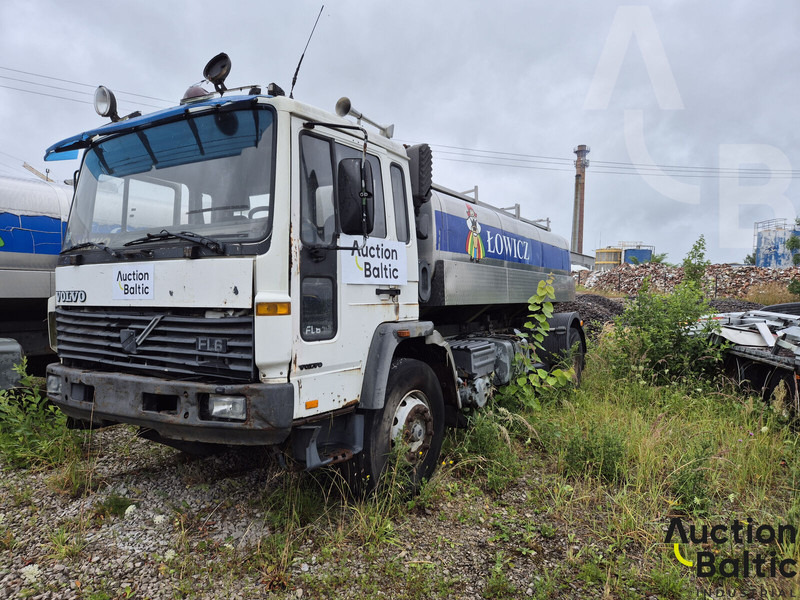 Volvo FL6 - شاحنة صهريج: صورة 1 Volvo FL6 - شاحنة صهريج: صورة 1