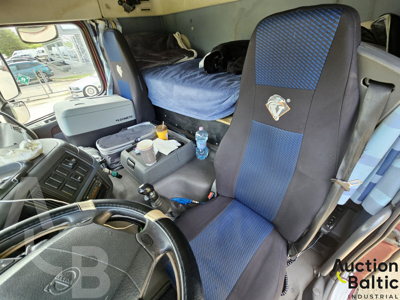شاحنة نقل سيارات شاحنة Volvo FM440: صورة 10
