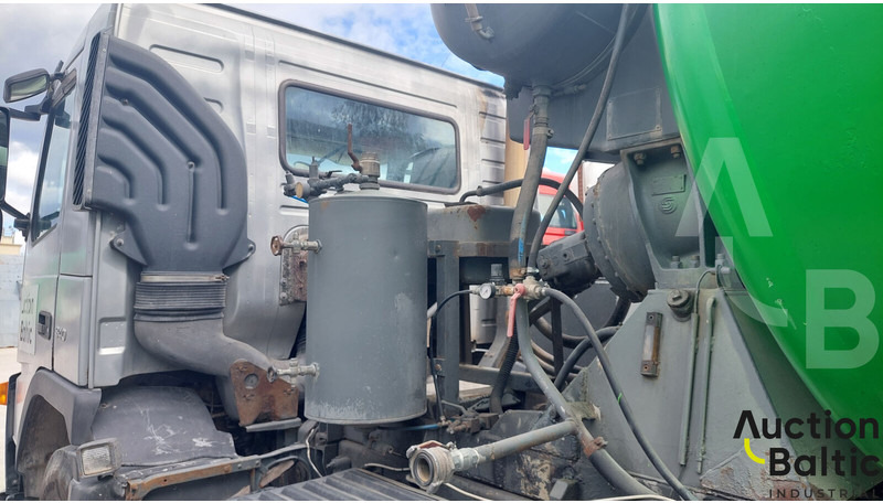 شاحنة خلاطة خرسانة Volvo FM9: صورة 9