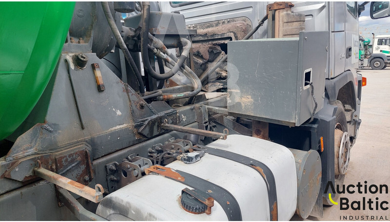 شاحنة خلاطة خرسانة Volvo FM9: صورة 20