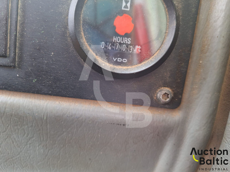 اللودر بعجل Volvo L 180 E: صورة 17