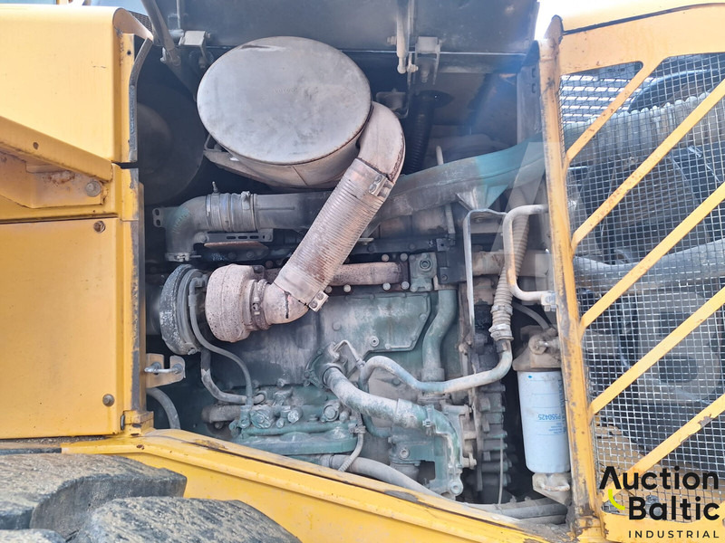 اللودر بعجل Volvo L 180 E: صورة 8