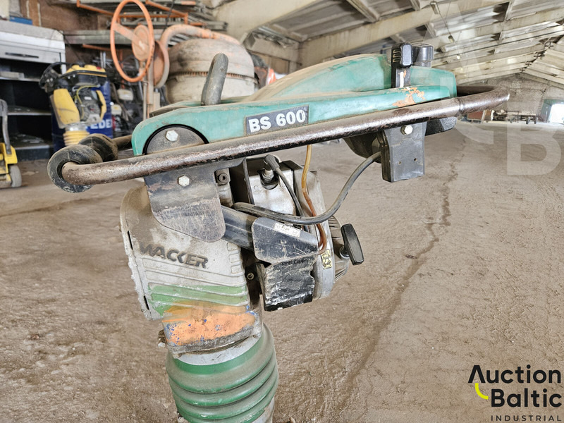 Wacker BS600 - لوحة اهتزازية: صورة 4 Wacker BS600 - لوحة اهتزازية: صورة 4