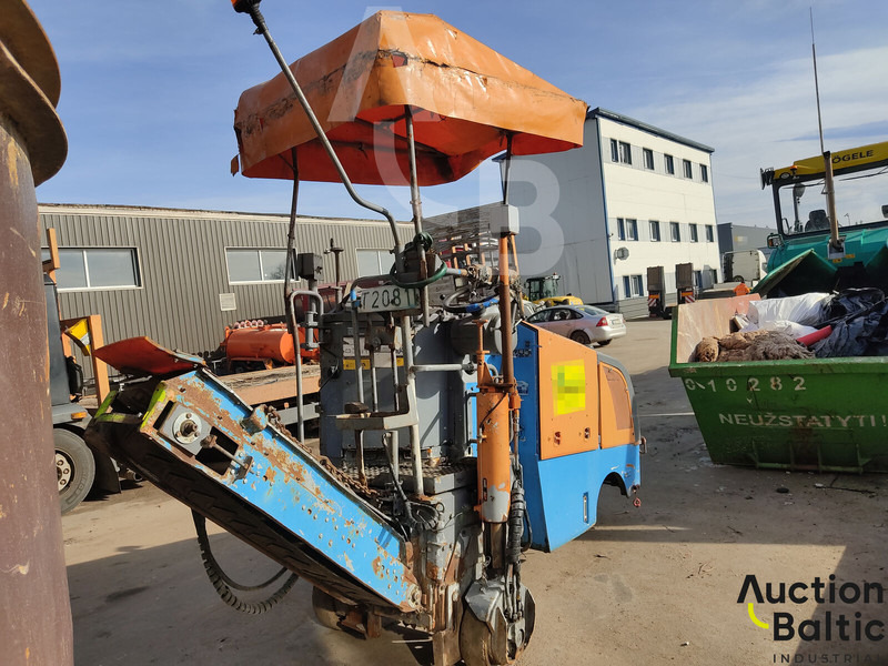 Wirtgen W35DC - آلة أسفلت: صورة 4 Wirtgen W35DC - آلة أسفلت: صورة 4