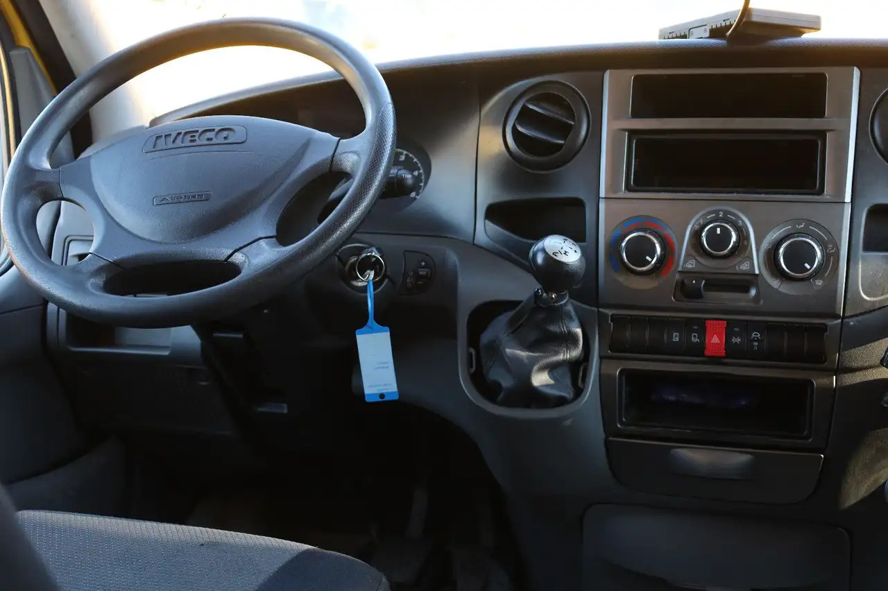 شاحنة مغلقة الصندوق Iveco Daily/ Regalsystem/Luftfeder/KURZ/1. Hand: صورة 11 شاحنة مغلقة الصندوق Iveco Daily/ Regalsystem/Luftfeder/KURZ/1. Hand: صورة 11