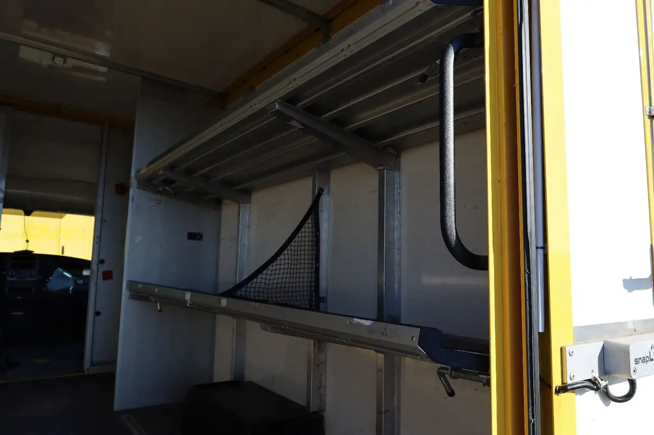 شاحنة مغلقة الصندوق Iveco Daily/ Regalsystem/Luftfeder/KURZ/1. Hand: صورة 9 شاحنة مغلقة الصندوق Iveco Daily/ Regalsystem/Luftfeder/KURZ/1. Hand: صورة 9