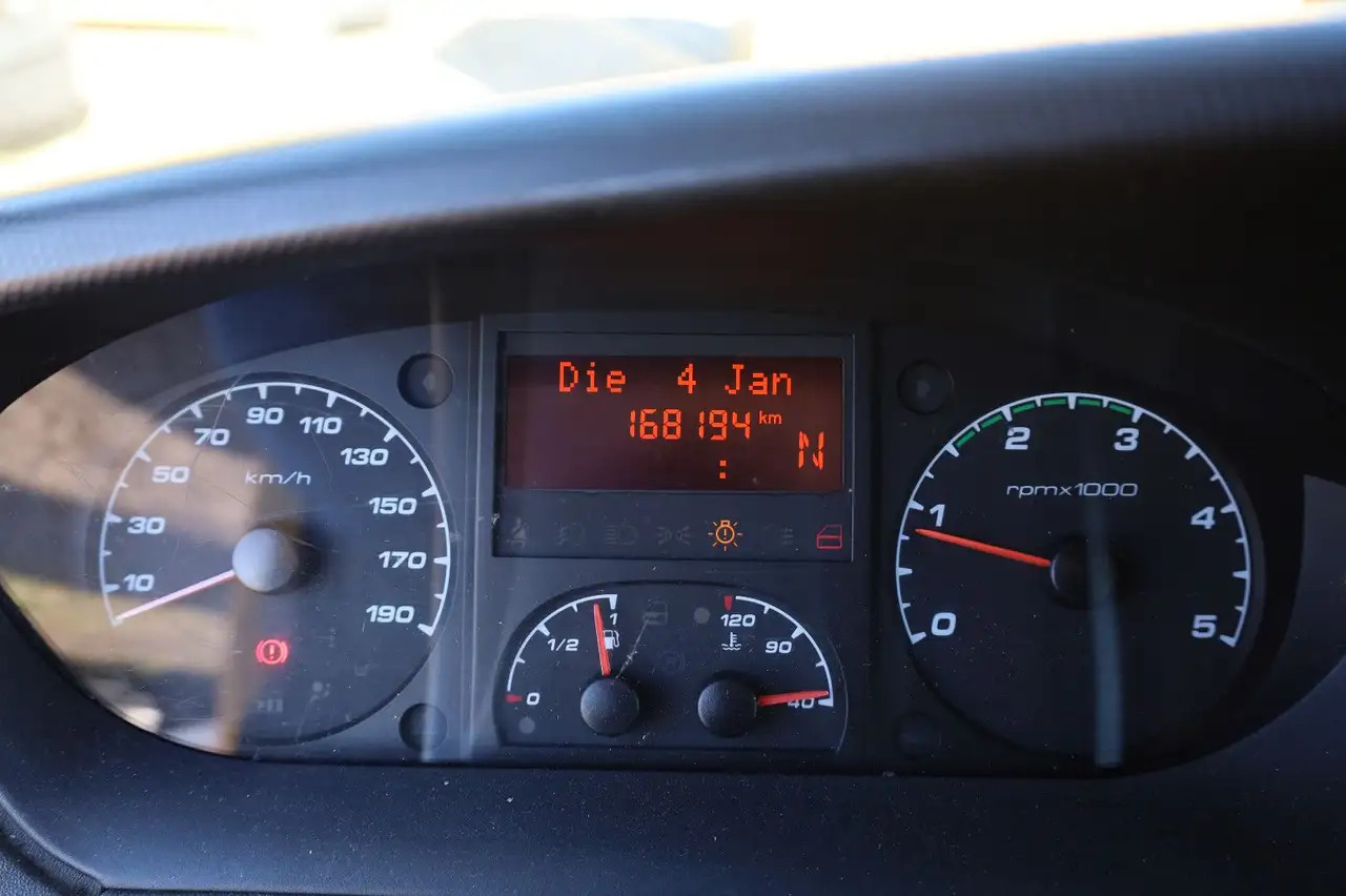 شاحنة مغلقة الصندوق Iveco Daily/ Regalsystem/Luftfeder/KURZ/1. Hand: صورة 14 شاحنة مغلقة الصندوق Iveco Daily/ Regalsystem/Luftfeder/KURZ/1. Hand: صورة 14