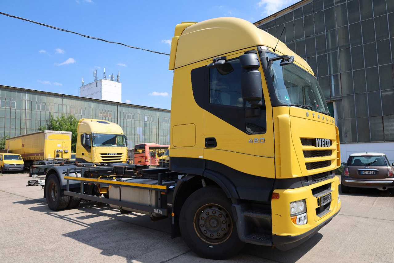 Iveco STRALIS/Magirus/L042/1. Hand - شاحنات الحاويات / جسم علوي قابل للتغيير شاحنة: صورة 3 Iveco STRALIS/Magirus/L042/1. Hand - شاحنات الحاويات / جسم علوي قابل للتغيير شاحنة: صورة 3