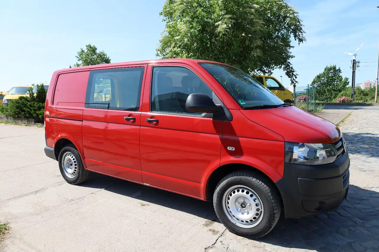 Volkswagen T5 Transporter Kasten-Kombi 2.0 TDI/EU5/1.Hand - فان: صورة 4 Volkswagen T5 Transporter Kasten-Kombi 2.0 TDI/EU5/1.Hand - فان: صورة 4