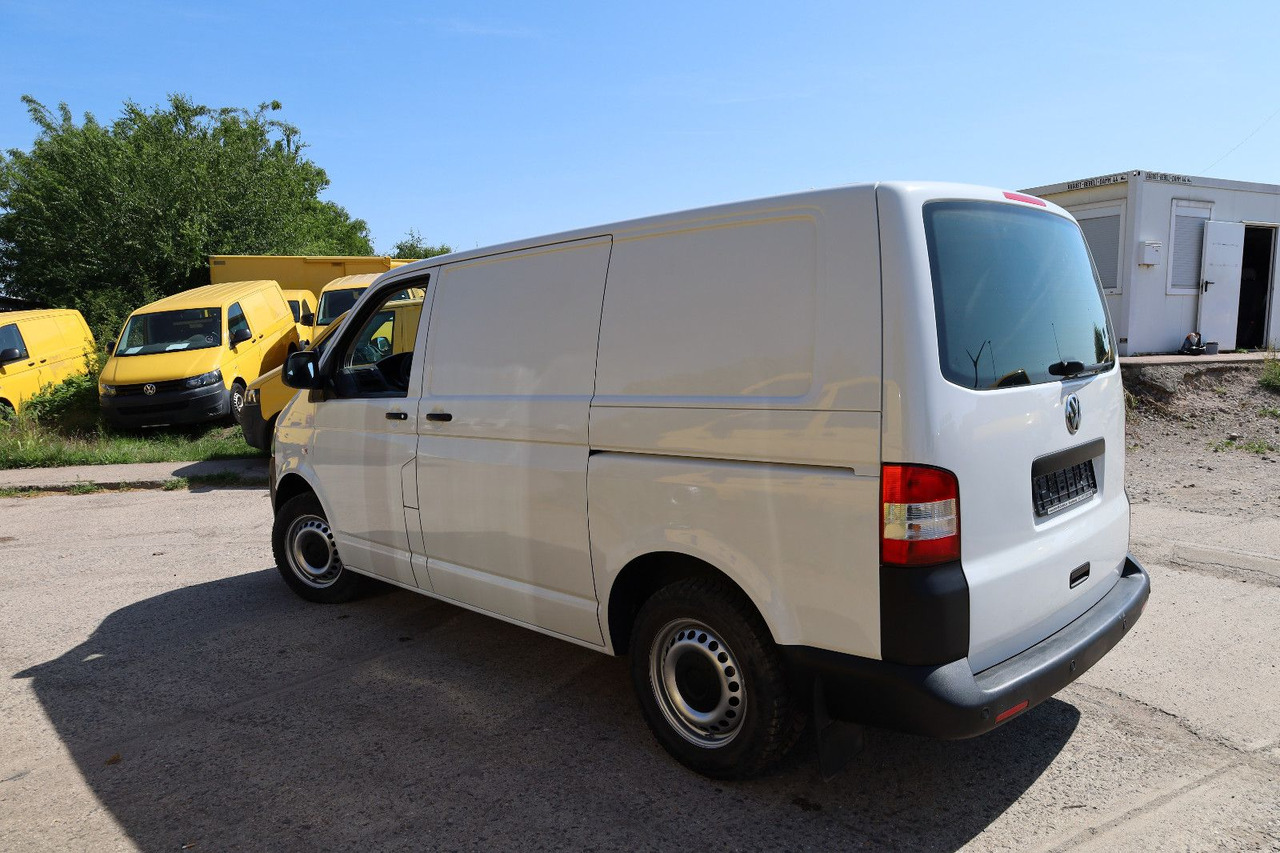 Volkswagen T5 Transporter Kasten-Kombi 2.0 TDI/EU5/1.Hand - فان المدمجة: صورة 4 Volkswagen T5 Transporter Kasten-Kombi 2.0 TDI/EU5/1.Hand - فان المدمجة: صورة 4