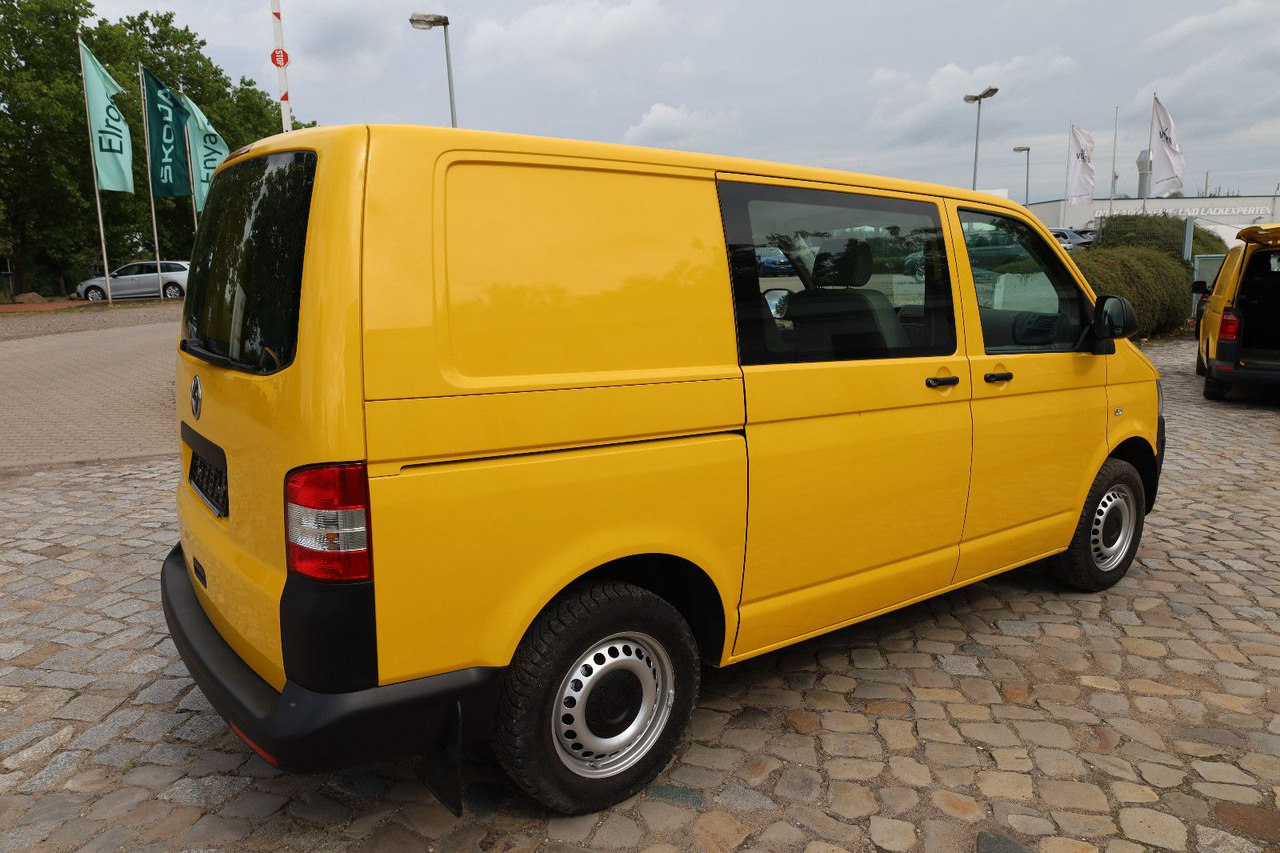 Volkswagen T5 Transporter Kasten-Kombi 2.0 TDI/EU5/5-Sitze - ميكروباص: صورة 5 Volkswagen T5 Transporter Kasten-Kombi 2.0 TDI/EU5/5-Sitze - ميكروباص: صورة 5