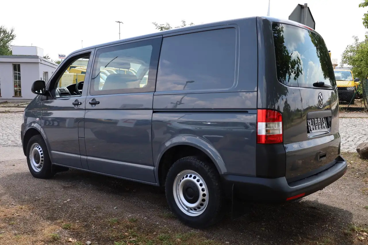 Volkswagen T5 Transporter Kasten-Kombi 2.0 TDI/EU5/5-Sitze - سيارة: صورة 4 Volkswagen T5 Transporter Kasten-Kombi 2.0 TDI/EU5/5-Sitze - سيارة: صورة 4