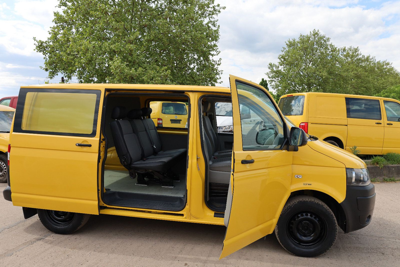 Volkswagen T5 Transporter Kasten-Kombi 2.0 TDI/EU5/5-Sitze - ميكروباص: صورة 1 Volkswagen T5 Transporter Kasten-Kombi 2.0 TDI/EU5/5-Sitze - ميكروباص: صورة 1