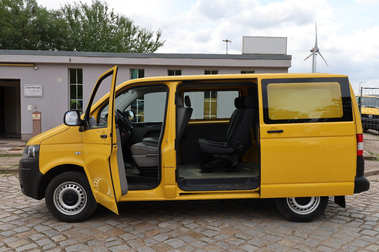 Volkswagen T5 Transporter Kasten-Kombi 2.0 TDI/EU5/5-Sitze - ميكروباص: صورة 1 Volkswagen T5 Transporter Kasten-Kombi 2.0 TDI/EU5/5-Sitze - ميكروباص: صورة 1