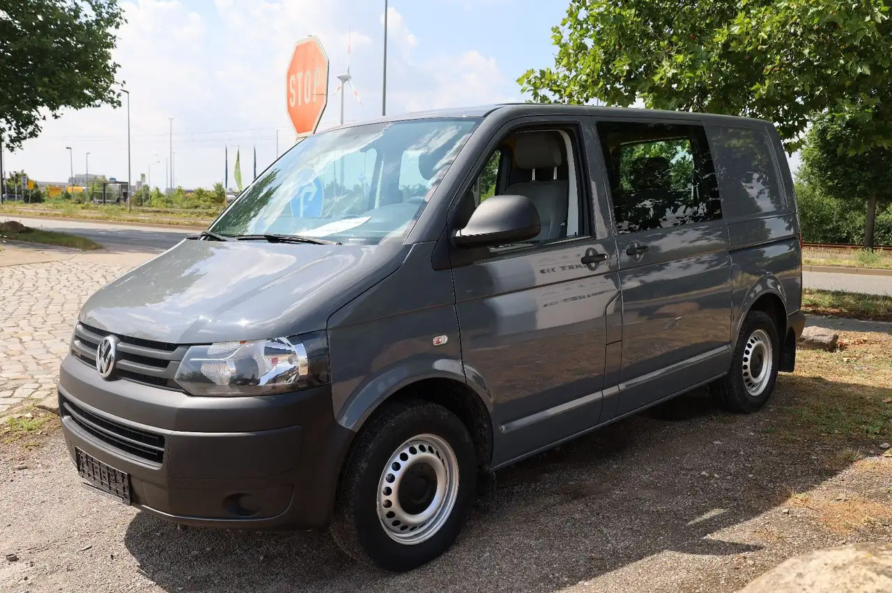 Volkswagen T5 Transporter Kasten-Kombi 2.0 TDI/EU5/5-Sitze - سيارة: صورة 1 Volkswagen T5 Transporter Kasten-Kombi 2.0 TDI/EU5/5-Sitze - سيارة: صورة 1