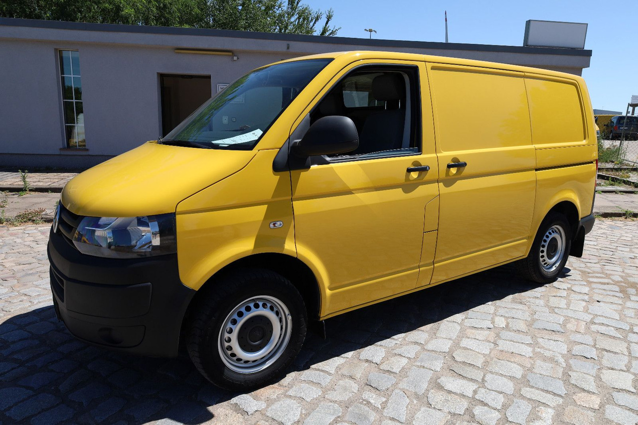 Volkswagen T5 Transporter Kasten-Kombi 2.0 TDI/EU5 - ميكروباص: صورة 2 Volkswagen T5 Transporter Kasten-Kombi 2.0 TDI/EU5 - ميكروباص: صورة 2