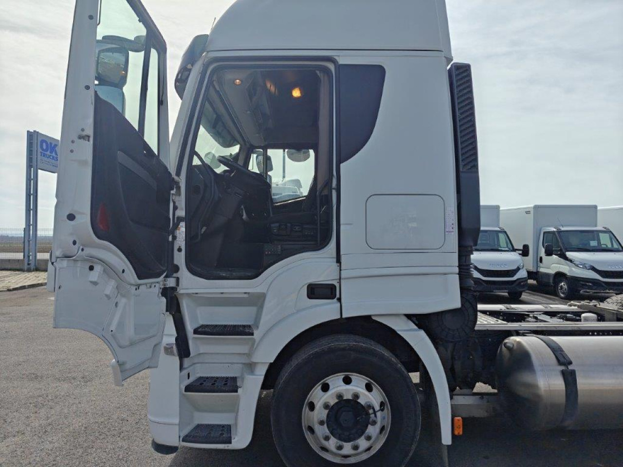 وحدة جر IVECO Stralis AS440S46T/PLNG Intarder Klima Luftfeder ZV: صورة 8