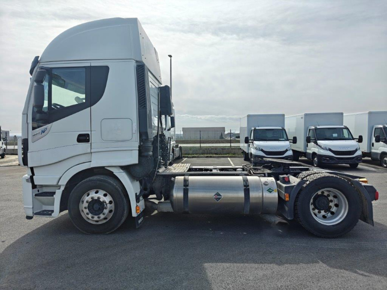 وحدة جر IVECO Stralis AS440S46T/PLNG Intarder Klima Luftfeder ZV: صورة 18