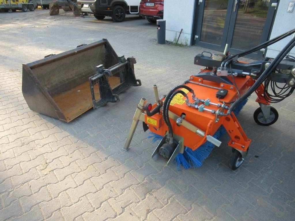 GiANT V452T X-Tra HD Kehrmaschine/Streuer - اللودر بعجل: صورة 5 GiANT V452T X-Tra HD Kehrmaschine/Streuer - اللودر بعجل: صورة 5