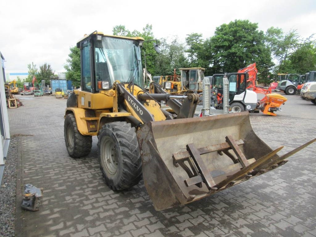 Volvo L 30 B - اللودر بعجل: صورة 3 Volvo L 30 B - اللودر بعجل: صورة 3