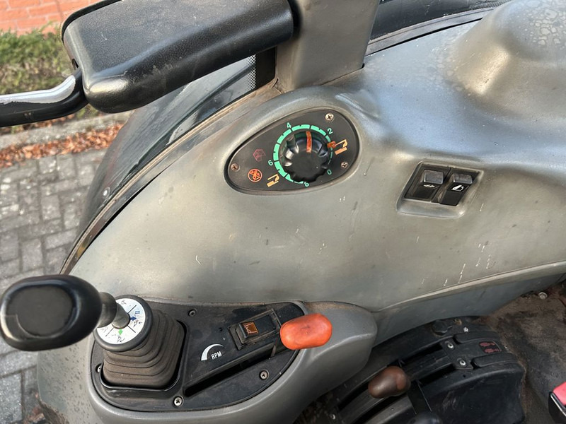 جديدة جرار New Holland TN75S: صورة 14 جديدة جرار New Holland TN75S: صورة 14