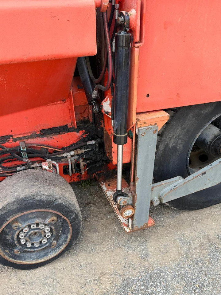 مدادة الأسفلت Demag-Dynapac DF135P powerfull 4-axle-paver: صورة 26