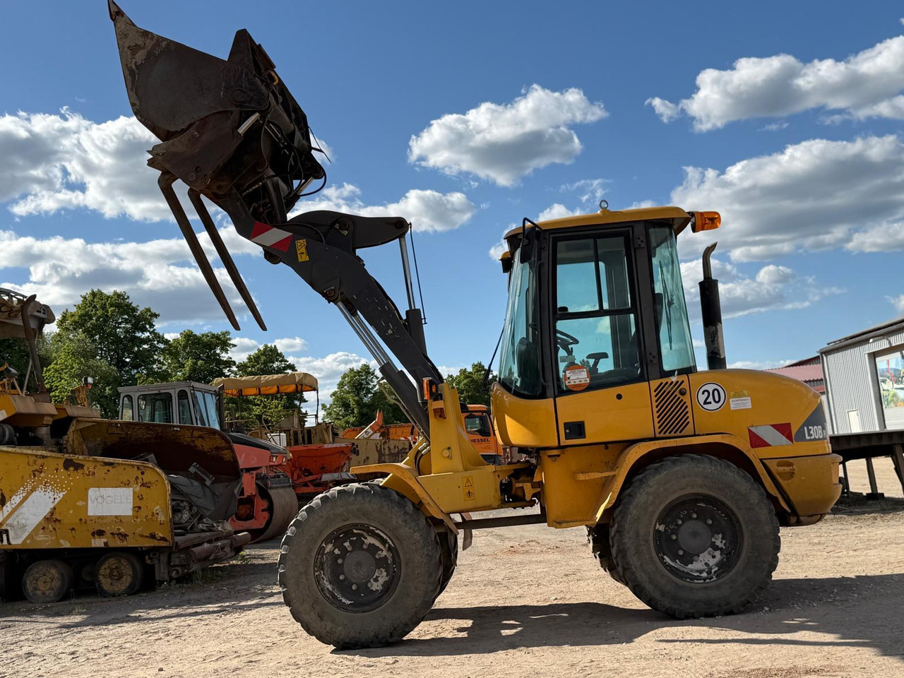 Volvo L 30 B-Z/K incl. 3-1shovel and fork - اللودر بعجل: صورة 4 Volvo L 30 B-Z/K incl. 3-1shovel and fork - اللودر بعجل: صورة 4