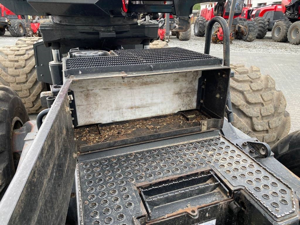 حصادة الأخشاب Komatsu 901 XC: صورة 24