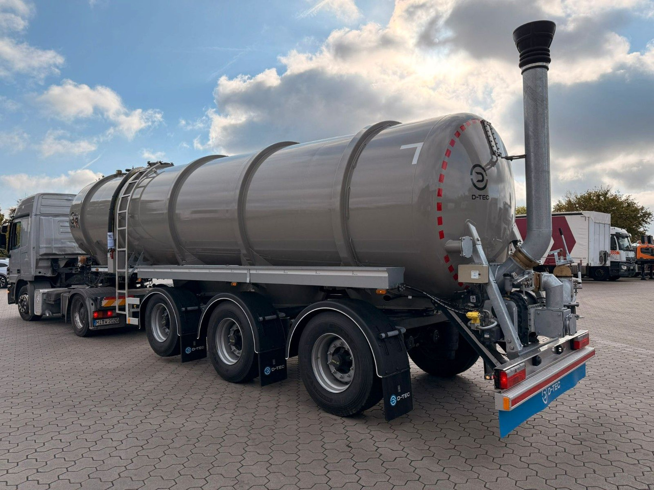 D-TEC Gülletanker 30m³ mit Zwangslenkung - نصف مقطورة صهريج: صورة 3 D-TEC Gülletanker 30m³ mit Zwangslenkung - نصف مقطورة صهريج: صورة 3