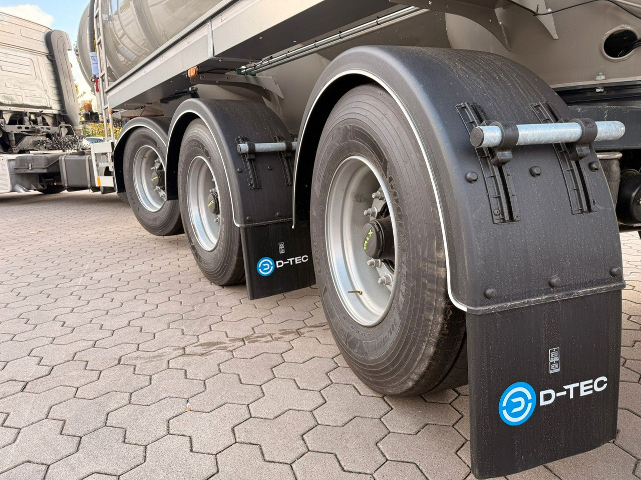 D-TEC Gülletanker 30m³ mit Zwangslenkung - نصف مقطورة صهريج: صورة 2 D-TEC Gülletanker 30m³ mit Zwangslenkung - نصف مقطورة صهريج: صورة 2