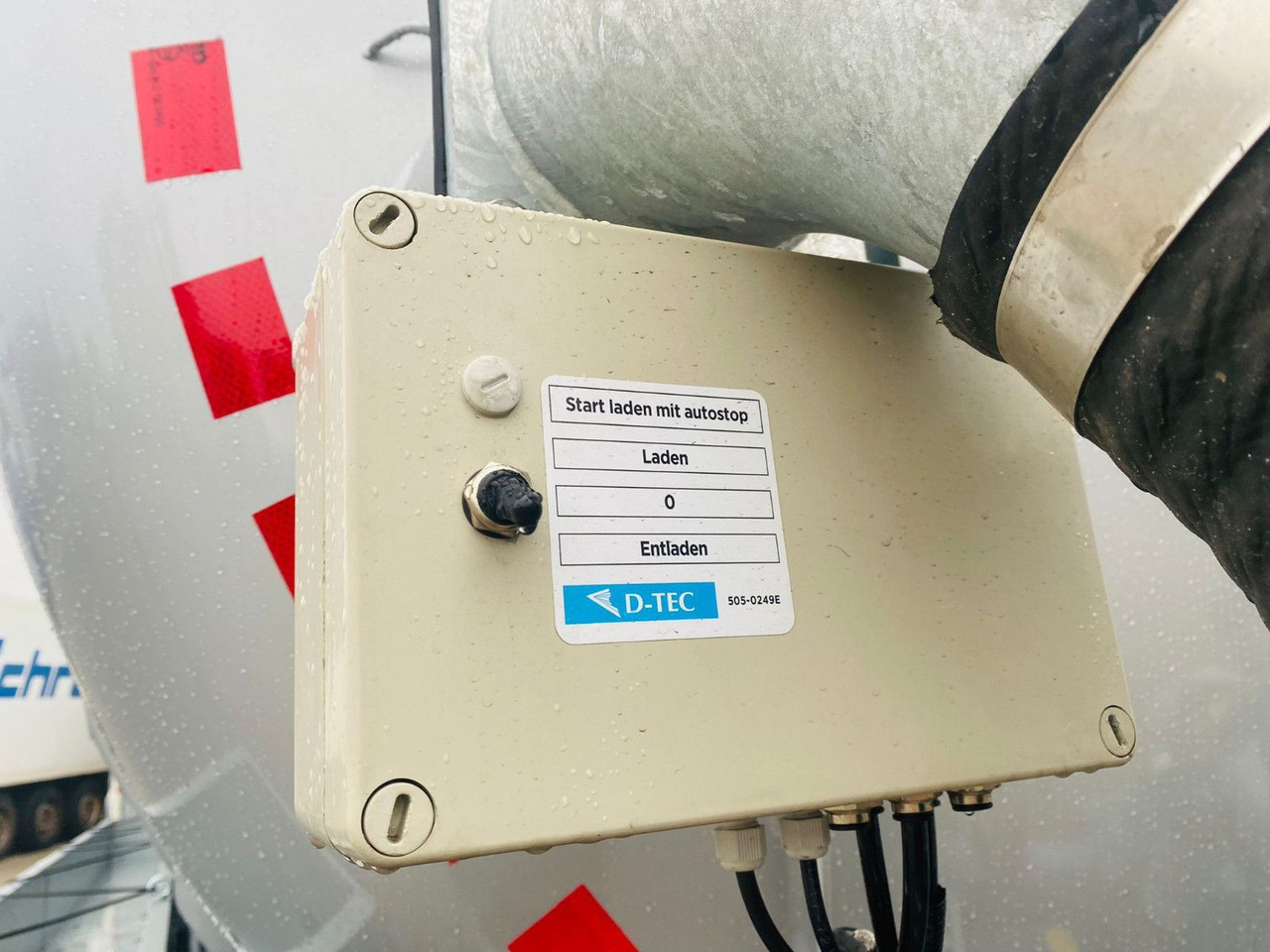 نصف مقطورة صهريج D-TEC Gülletanker SV 2011 "SV2006 BASIC": صورة 12 نصف مقطورة صهريج D-TEC Gülletanker SV 2011 "SV2006 BASIC": صورة 12