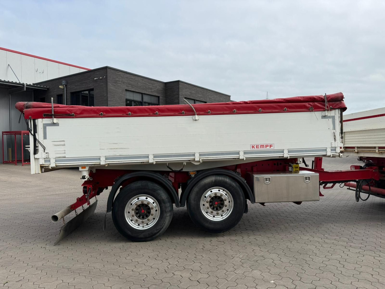 DAF CF 480 FAN 6x2 Dreiseitenkipper Inkl. Anhänger - شاحنة قلاب: صورة 4 DAF CF 480 FAN 6x2 Dreiseitenkipper Inkl. Anhänger - شاحنة قلاب: صورة 4