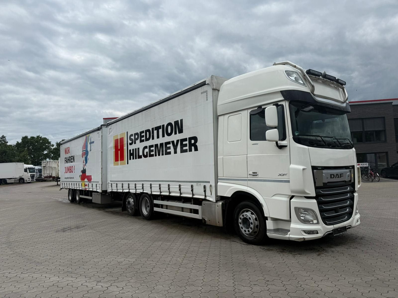 DAF XF 480 FAN LowDeck 6x2 Jumbo Inklusive Anhänger - شاحنة ستارة: صورة 1 DAF XF 480 FAN LowDeck 6x2 Jumbo Inklusive Anhänger - شاحنة ستارة: صورة 1