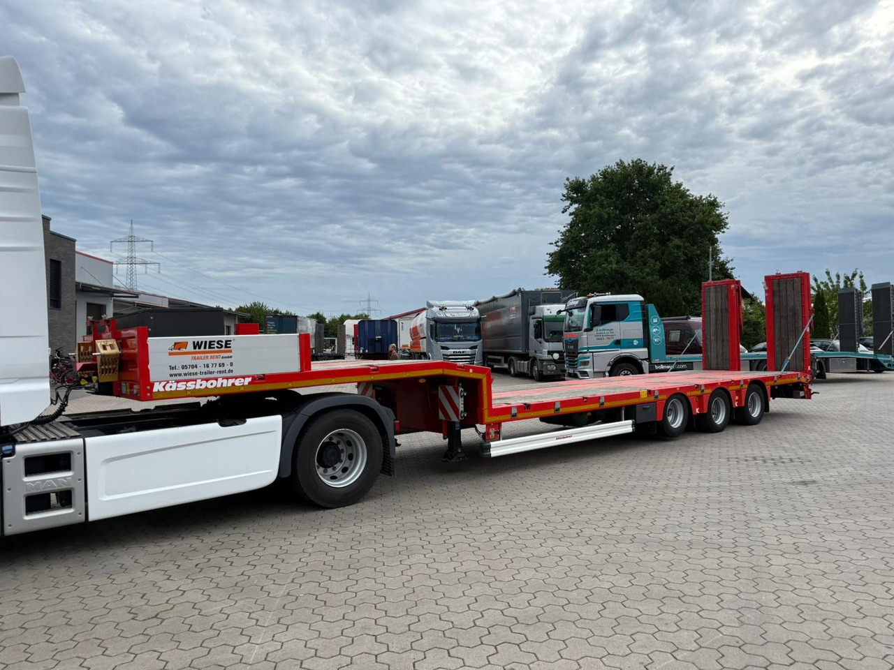 Kässbohrer K.SLS ECO Tieflader mit hydraulischen Rampen - عربة منخفضة مسطحة نصف مقطورة: صورة 4 Kässbohrer K.SLS ECO Tieflader mit hydraulischen Rampen - عربة منخفضة مسطحة نصف مقطورة: صورة 4