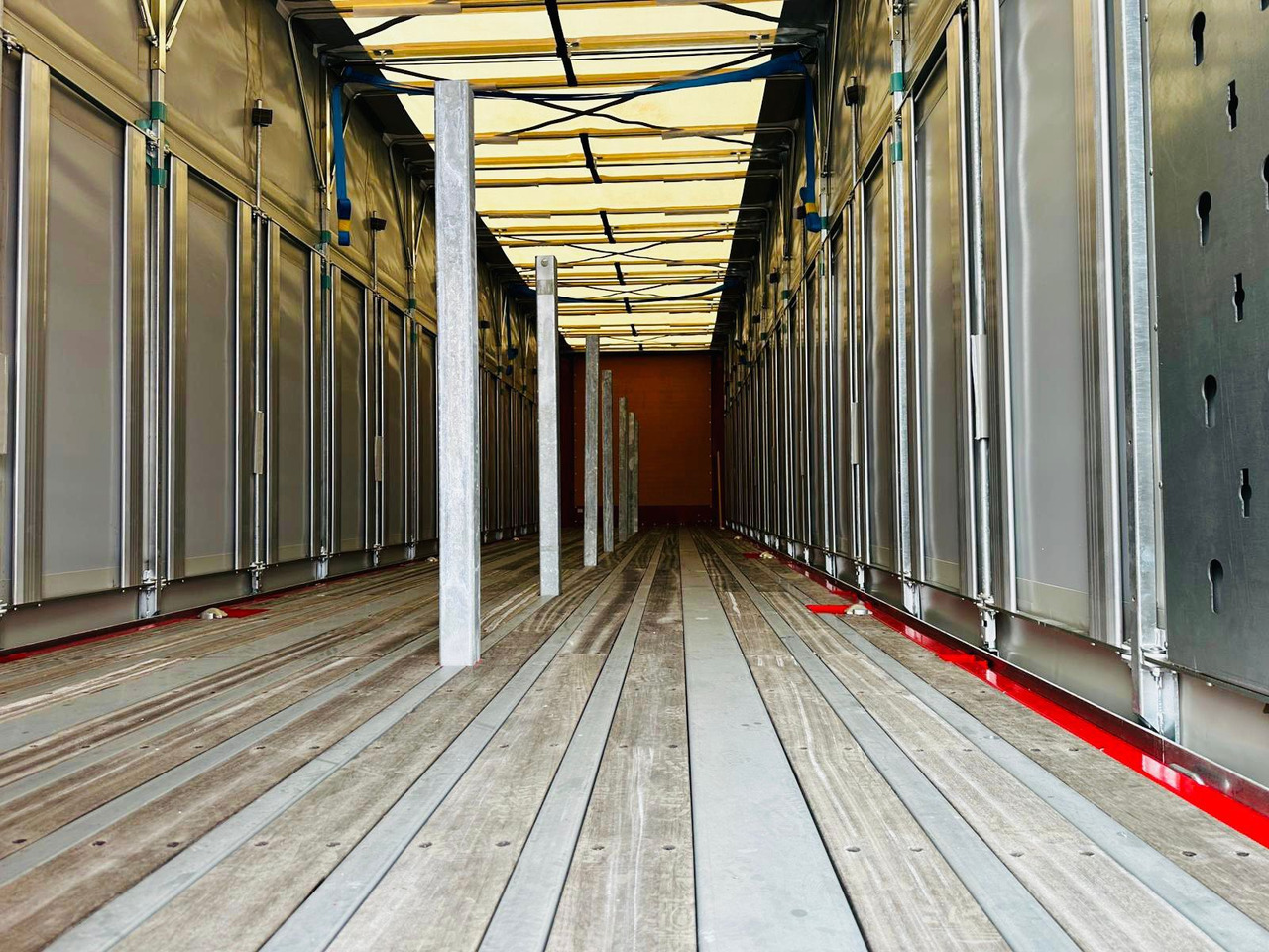 نصف مقطورة ستارة Kässbohrer K.SPO Pritsche Plane - Libner Open Box: صورة 9 نصف مقطورة ستارة Kässbohrer K.SPO Pritsche Plane - Libner Open Box: صورة 9