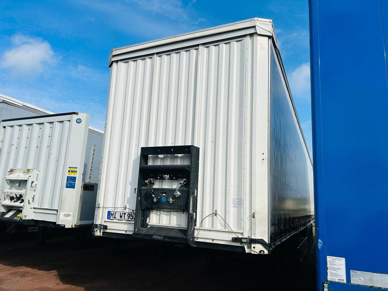 Kässbohrer Schiebeplanen Auflieger - نصف مقطورة ستارة: صورة 4 Kässbohrer Schiebeplanen Auflieger - نصف مقطورة ستارة: صورة 4