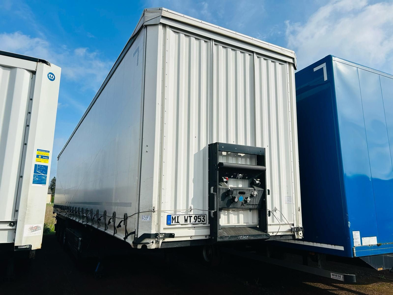 Kässbohrer Schiebeplanen Auflieger - نصف مقطورة ستارة: صورة 3 Kässbohrer Schiebeplanen Auflieger - نصف مقطورة ستارة: صورة 3