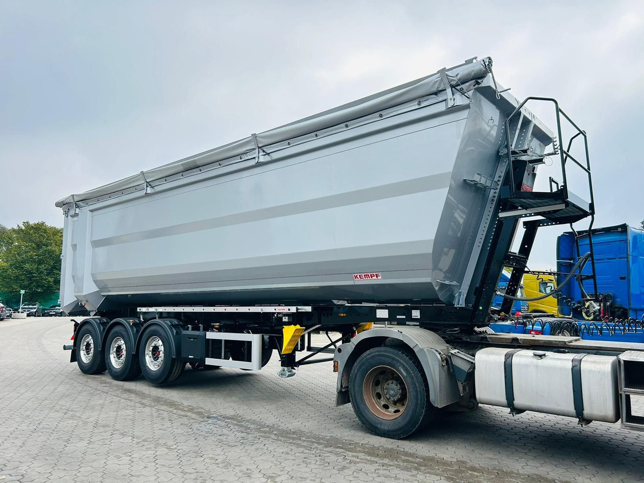 Kempf SKM 36/3 SR-Membran Stahl Halbrundmulde 50m³ - قلابة نصف مقطورة نصف مقطورة قلابة: صورة 3 Kempf SKM 36/3 SR-Membran Stahl Halbrundmulde 50m³ - قلابة نصف مقطورة نصف مقطورة قلابة: صورة 3