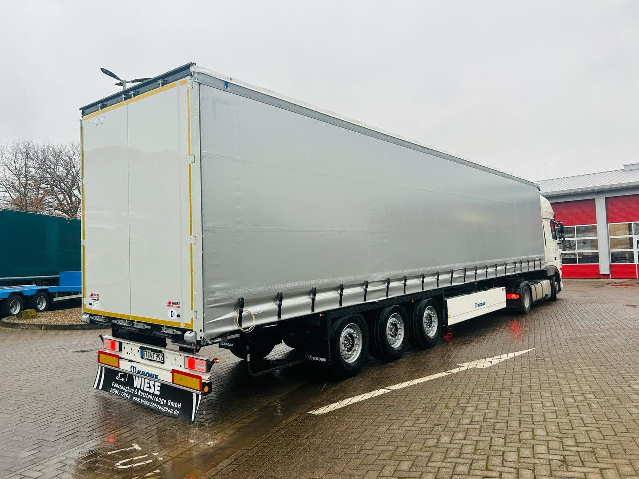 Krone SDP 27 - 1 Stück sofort verfügbar! - نصف مقطورة ستارة: صورة 1 Krone SDP 27 - 1 Stück sofort verfügbar! - نصف مقطورة ستارة: صورة 1