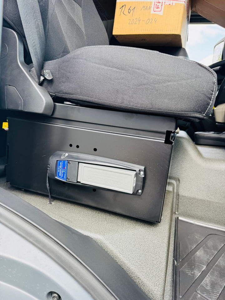 شاحنة قلاب, شاحنة كرين MAN 18.320 4x2 mit Fassi Ladekran Sofort Verfügbar: صورة 11 شاحنة قلاب, شاحنة كرين MAN 18.320 4x2 mit Fassi Ladekran Sofort Verfügbar: صورة 11