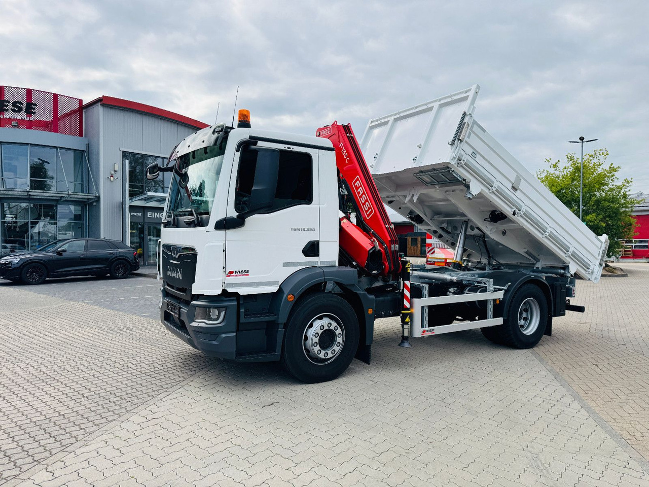 MAN 18.320 4x2 mit Fassi Ladekran Sofort Verfügbar - شاحنة قلاب, شاحنة كرين: صورة 1 MAN 18.320 4x2 mit Fassi Ladekran Sofort Verfügbar - شاحنة قلاب, شاحنة كرين: صورة 1