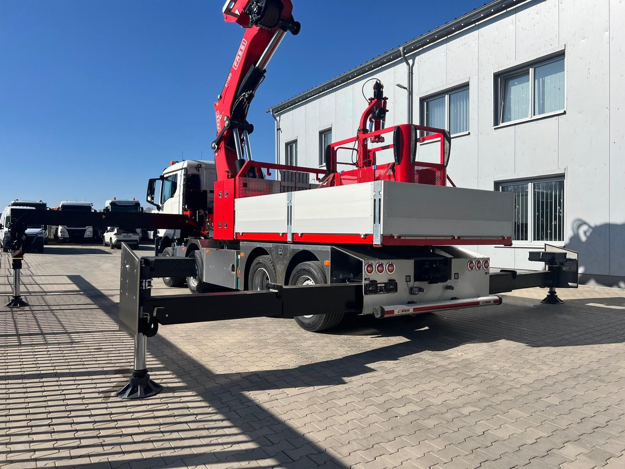 MAN 8x4 mit F1150RA.2.28 L616 Winde, 2.per. Korb - شاحنات مسطحة, شاحنة كرين: صورة 3 MAN 8x4 mit F1150RA.2.28 L616 Winde, 2.per. Korb - شاحنات مسطحة, شاحنة كرين: صورة 3